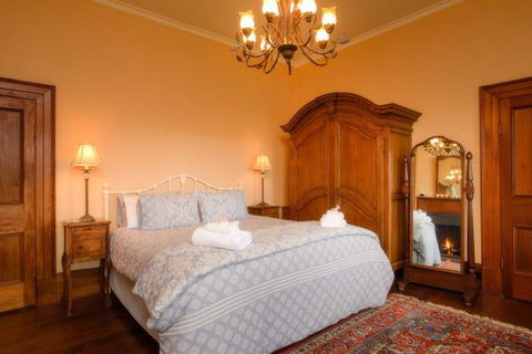 Rathmore - Accommodation Newcastle 1