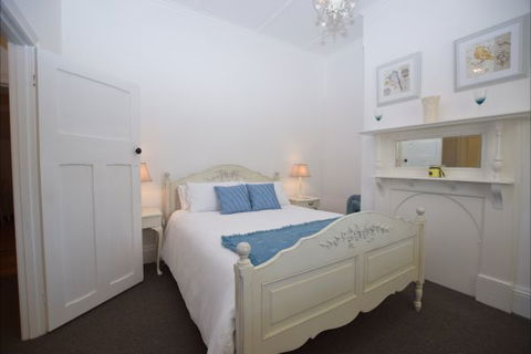 The Provincial Bed & Breakfast - Accommodation Newcastle 3