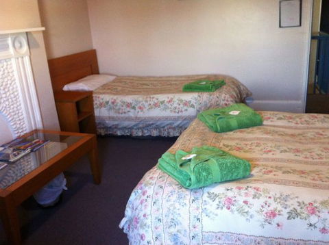 Victoria Hotel At Port MacDonnell - Accommodation Newcastle 3