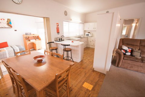 Wang Stays And Short Stops - Accommodation Newcastle 3