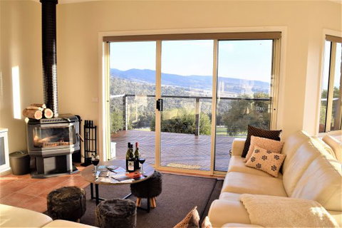 Wild Dog Rise - Accommodation Newcastle 1