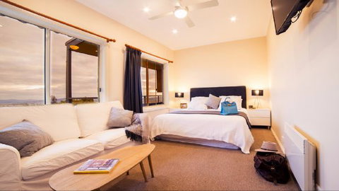 Wild Dog Rise - Accommodation Newcastle 5