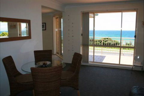 Abby's By The Sea - Accommodation Newcastle 0