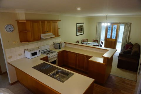 Abrigo Apartment - Accommodation Newcastle 3