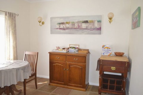 Almond Tree Cottage - Accommodation Newcastle 3