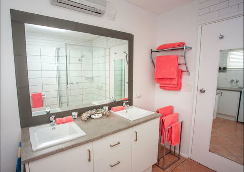 Arlingtons Accommodation - Accommodation Newcastle 2