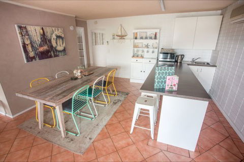 Arlingtons Accommodation - Accommodation Newcastle 4
