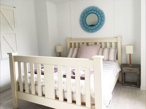 Atlantis Seafarers Cottage - Accommodation Newcastle 2