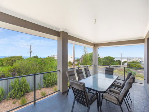 BEAUMONT HOUSE - Accommodation Newcastle 2