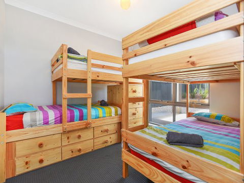 BEAUMONT HOUSE - Accommodation Newcastle 7