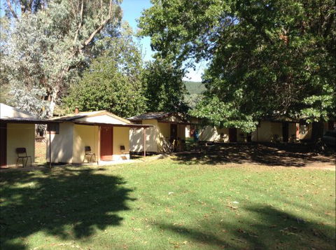 Bright Cabin & Caravan Park - Accommodation Newcastle 0