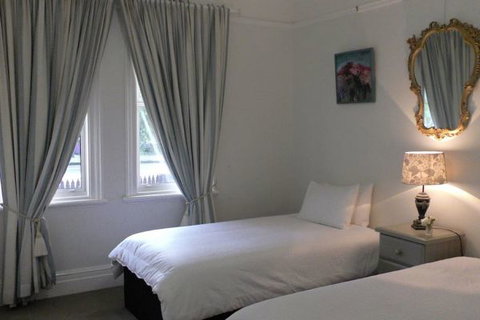 Cadogan Central Luxury - Accommodation Newcastle 5