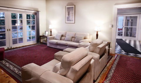 Fairbank House - Accommodation Newcastle 3