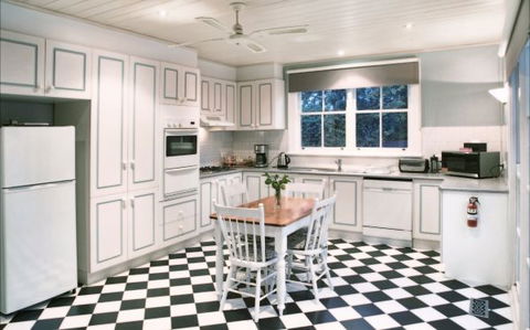 Fairbank House - Accommodation Newcastle 4