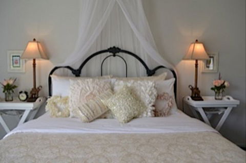 Garden Cottage B And B - Accommodation Newcastle 0