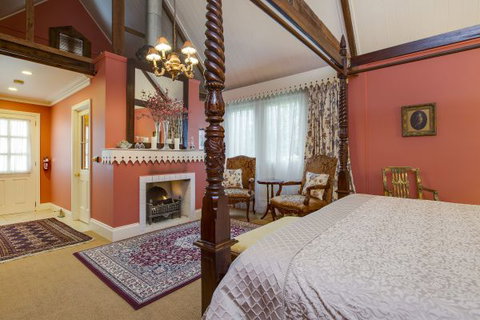 Glen Isla House - Accommodation Newcastle 1