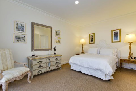 Glen Isla House - Accommodation Newcastle 2