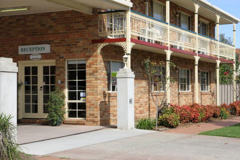 Grand Manor Motor Inn - Accommodation Newcastle 0