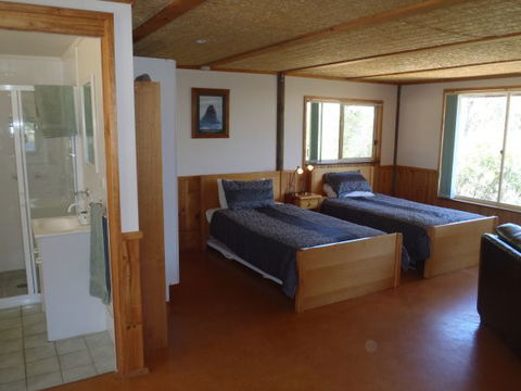 Guy's Cross Farm Cottage - Accommodation Newcastle 0