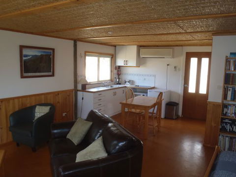 Guy's Cross Farm Cottage - Accommodation Newcastle 4
