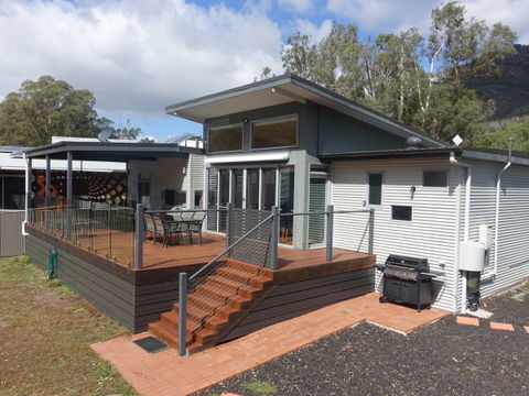 Hemley House - Accommodation Newcastle 0