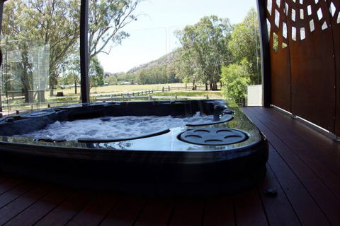 Hemley House - Accommodation Newcastle 3