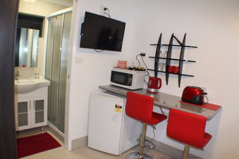 Tropical Lodge - Accommodation Newcastle 1