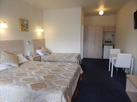 Jacksons Motor Inn - Accommodation Newcastle 0