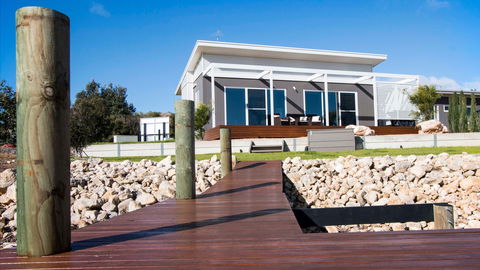 Villa Serra - Accommodation Newcastle 6