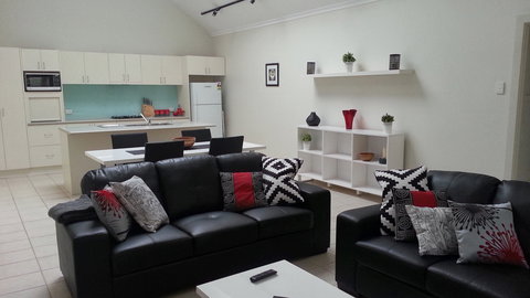 Studio One Accommodation - Accommodation Newcastle 4