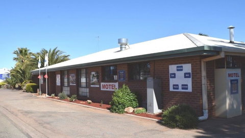 Roundhouse Motel - Accommodation Newcastle 0