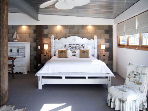 Malibu On The Beach - Accommodation Newcastle 3