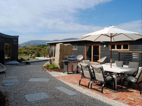 Malibu On The Beach - Accommodation Newcastle 6