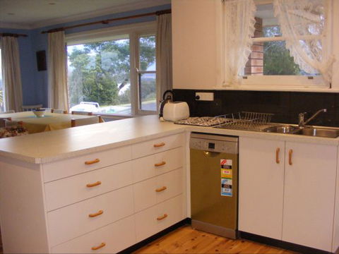 Mountain View - Accommodation Newcastle 2