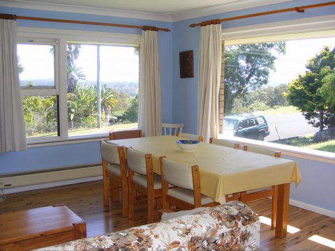 Mountain View - Accommodation Newcastle 3