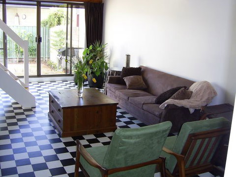 Peace By The Park - Accommodation Newcastle 0