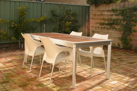 Peace By The Park - Accommodation Newcastle 2