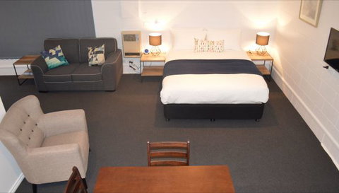 Penguin Seaside Motel - Accommodation Newcastle 3