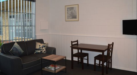 Penguin Seaside Motel - Accommodation Newcastle 4