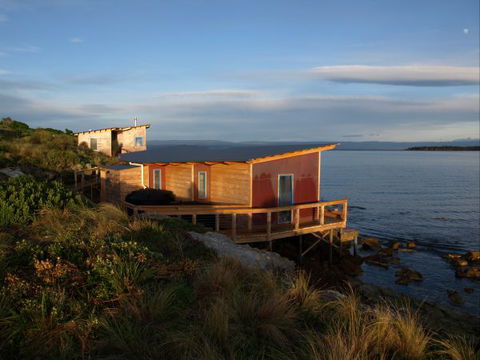 Picnic Island - Accommodation Newcastle 2