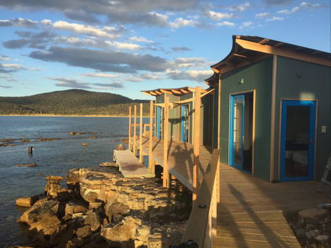 Picnic Island - Accommodation Newcastle 4