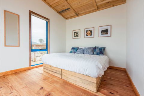 Picnic Island - Accommodation Newcastle 5