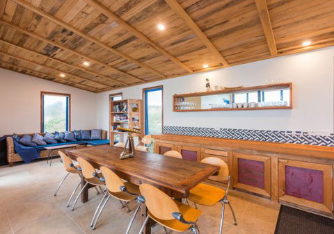 Picnic Island - Accommodation Newcastle 6