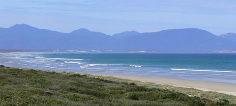 Sandy Point Beach Escape - Accommodation Newcastle 1