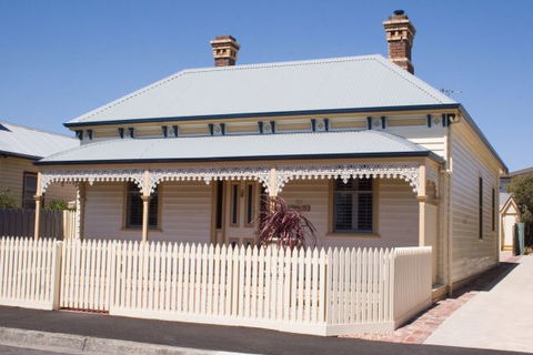 Sabina On Little Myers - Accommodation Newcastle 8