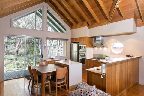 Snow Fall Lodge At Falls Creek - Accommodation Newcastle 2