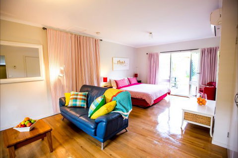Tessies Studio - Accommodation Newcastle 1