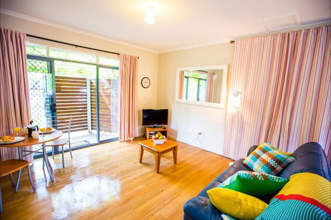Tessies Studio - Accommodation Newcastle 2