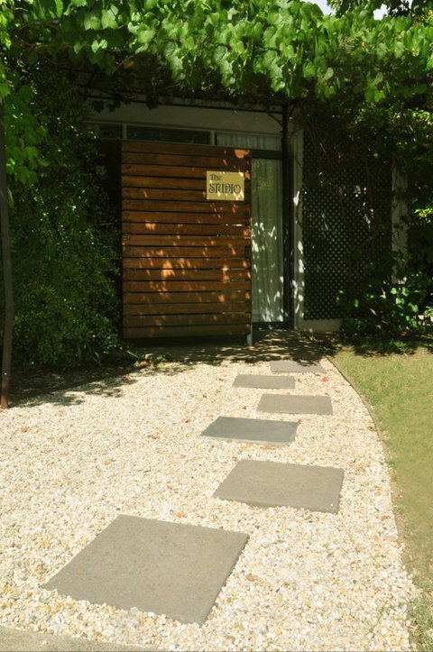 Tessies Studio - Accommodation Newcastle 6