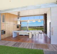 The Longhouse Pokolbin - Accommodation Newcastle